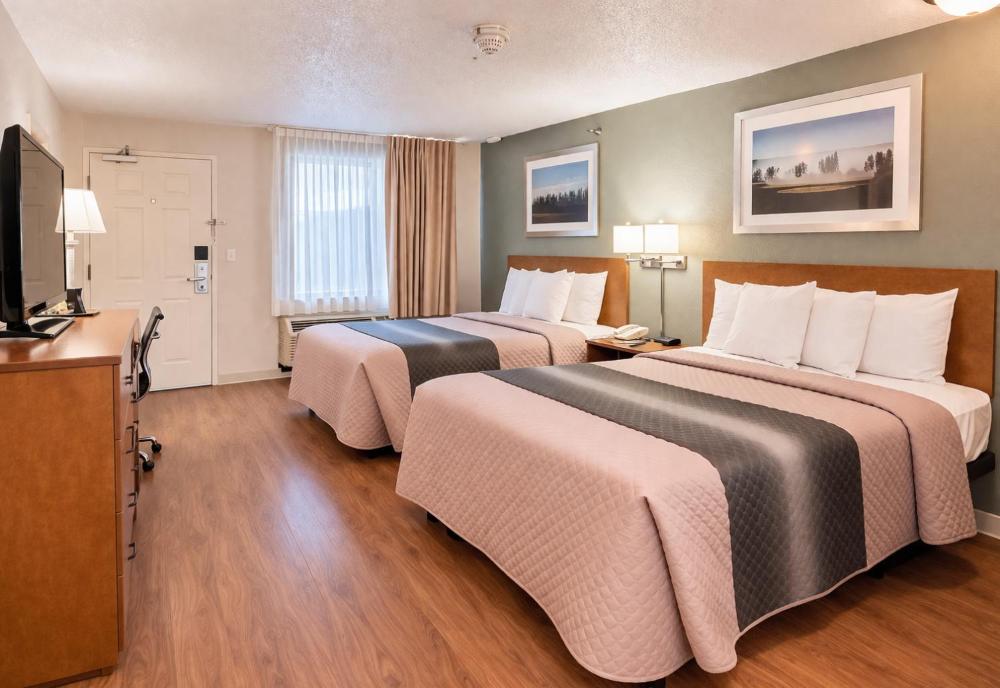 Studio Room with Two Queen Beds Non-Smoking interior